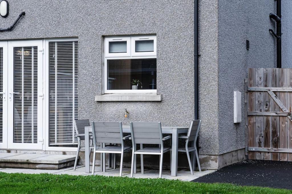 Glen Burren House * Newcastle (Down)
